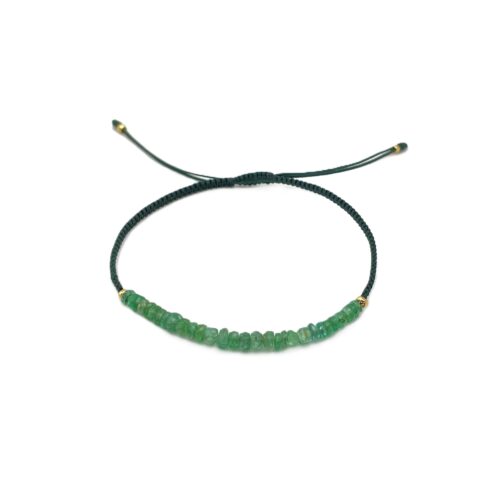 Shambala Armband Smaragd, zur Hälfte aus Nylon Schnur geflochten - leichte Draufsicht